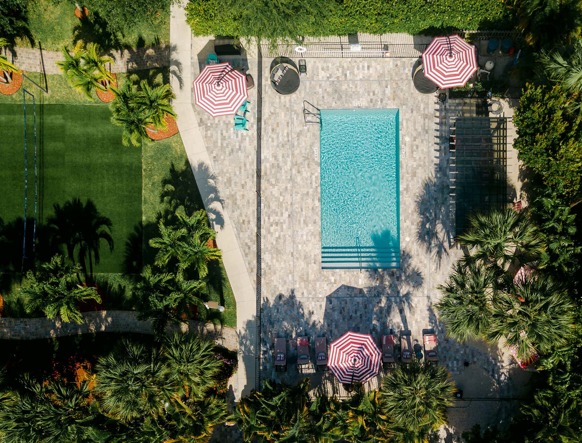 Top-down view of Florida therapy center featuring pool and sports court.